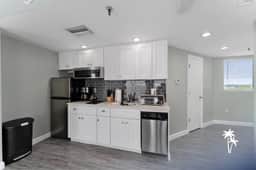 Lake View Balcony 2BR, 3002 10th Floor (Deluxe)