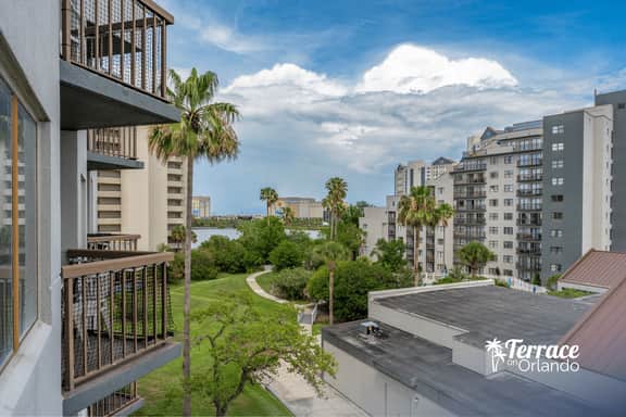Garden View Balcony King Studio, 3408 (Deluxe)