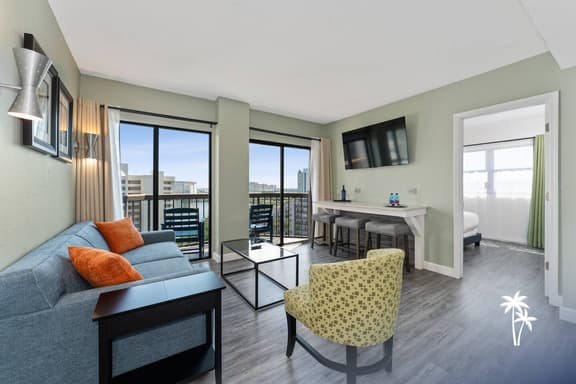 Lake View Balcony 2BR, 3002 10th Floor (Deluxe)