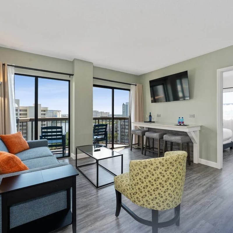 Lake View Balcony 2BR, 3002 10th Floor (Deluxe)