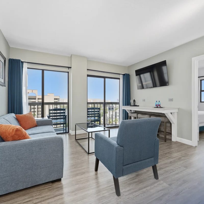 Lake View Balcony 2BR, 3002 10th Floor (Deluxe)